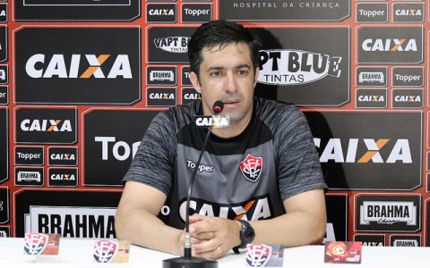 Imagem do post João Burse não oficializa os onze iniciais para jogo contra o CSA e relaciona 20 jogadores