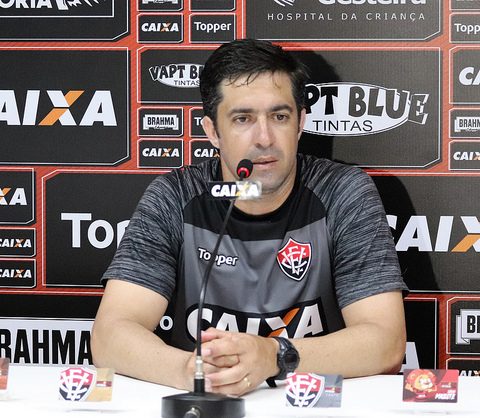 Imagem do post João Burse não oficializa os onze iniciais para jogo contra o CSA e relaciona 20 jogadores