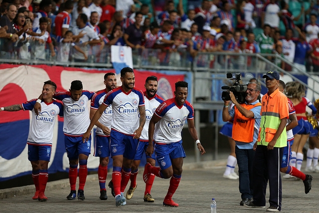 Bahia goleia e faz a festa da torcida na Fonte Nova