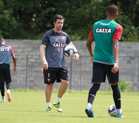Imagem do post Vitória divulga relação de atletas para enfrentar o Moto Club
