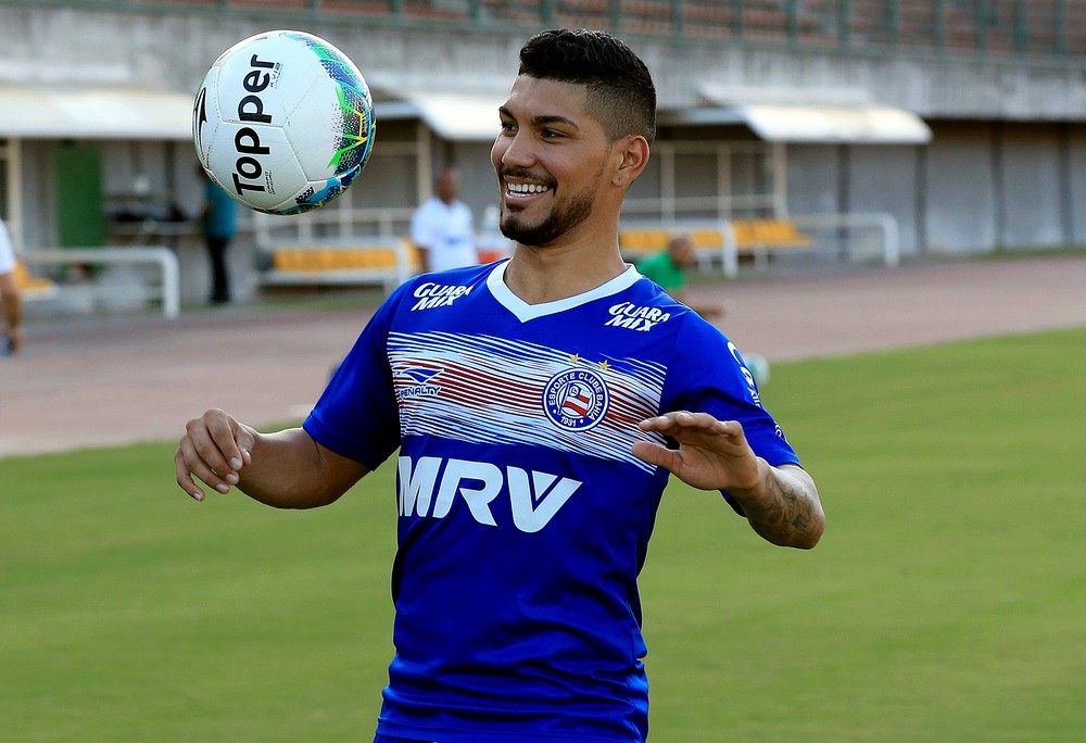 Volante do Bahia sofre lesão no joelho e fará cirurgia