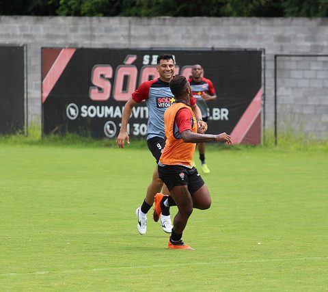Imagem do post Chamusca relaciona 20 jogadores para partida contra o Bahia de Feira
