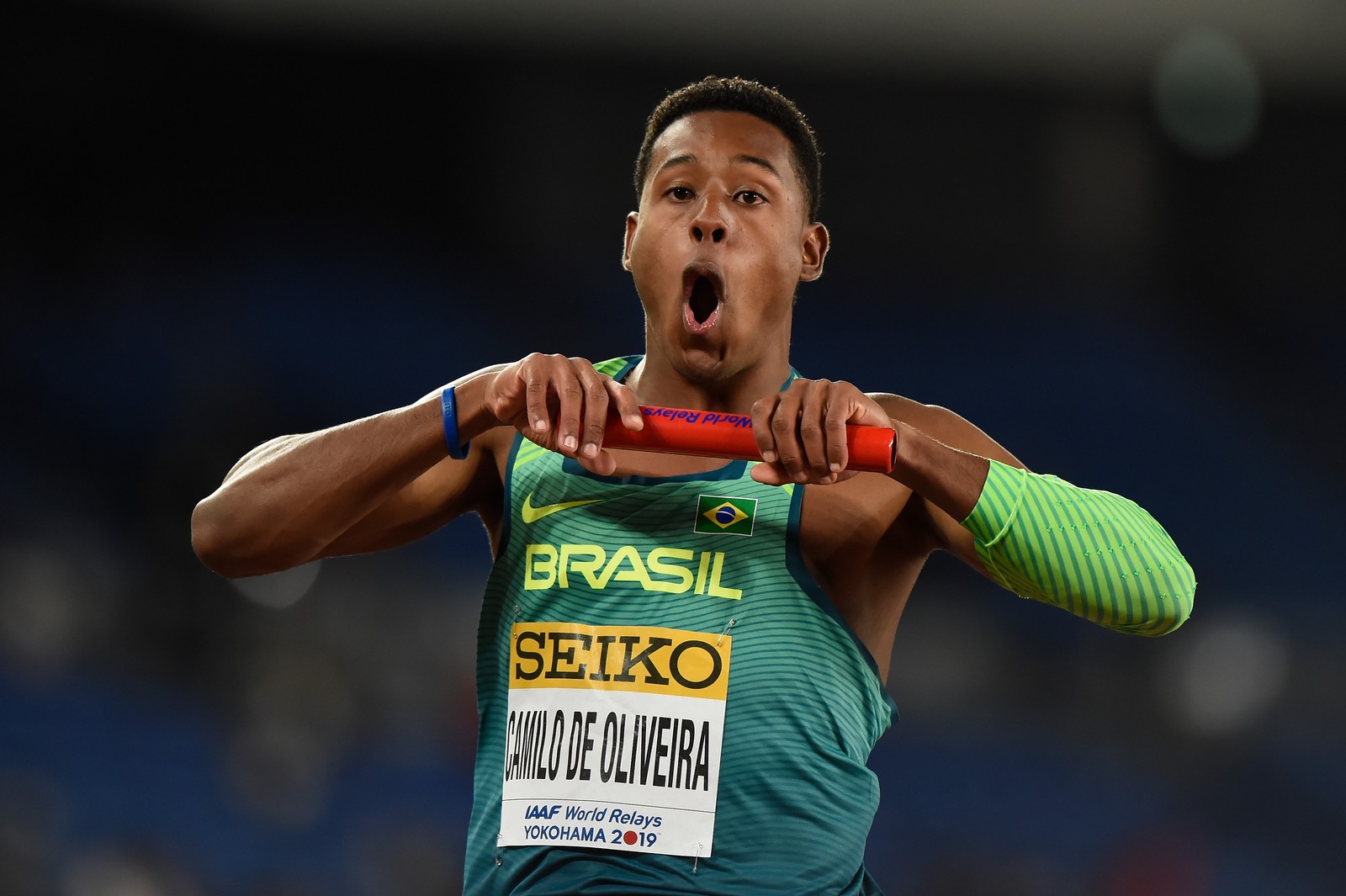 Brasil vence EUA e leva o ouro no mundial do revezamento 4x100m