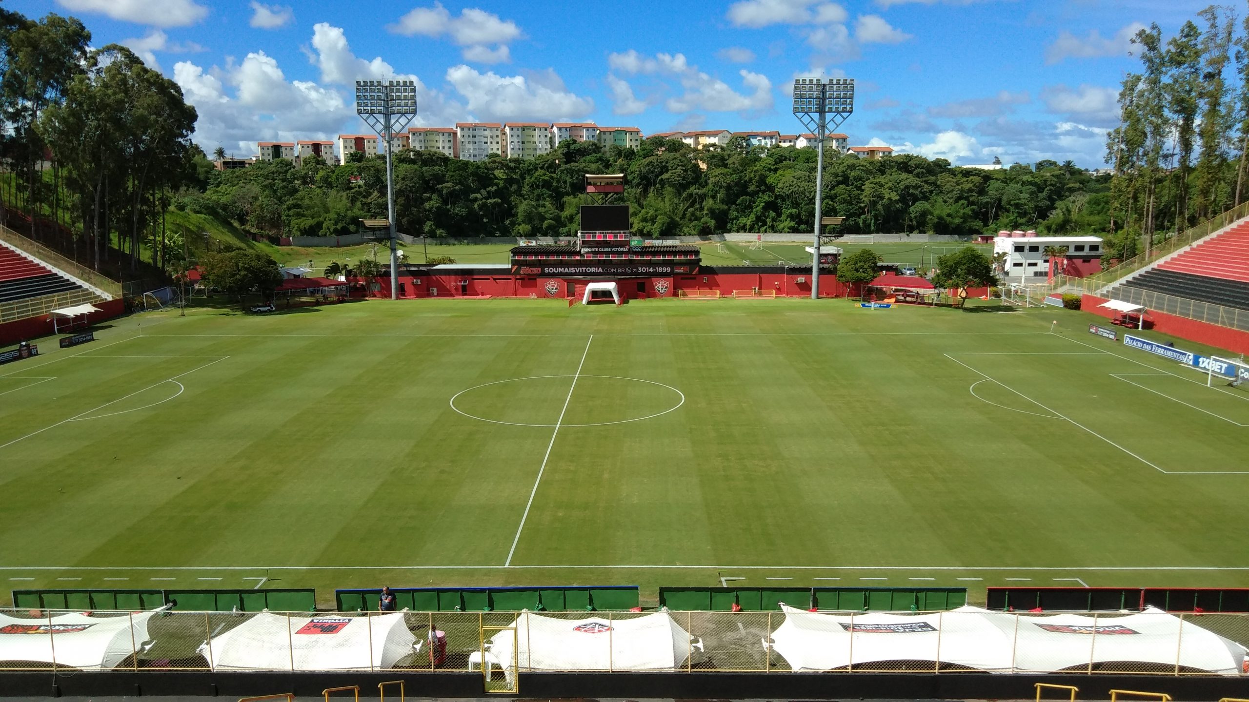 Vitória encara Bragantino pela Série B
