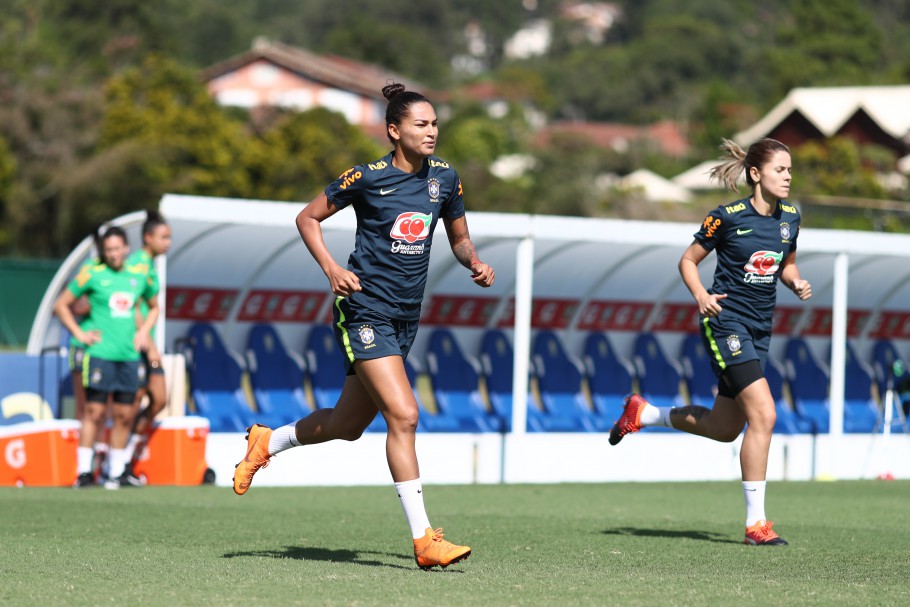 Fabiana é desconvocada da Seleção Feminina; Poliana é chamada para a vaga