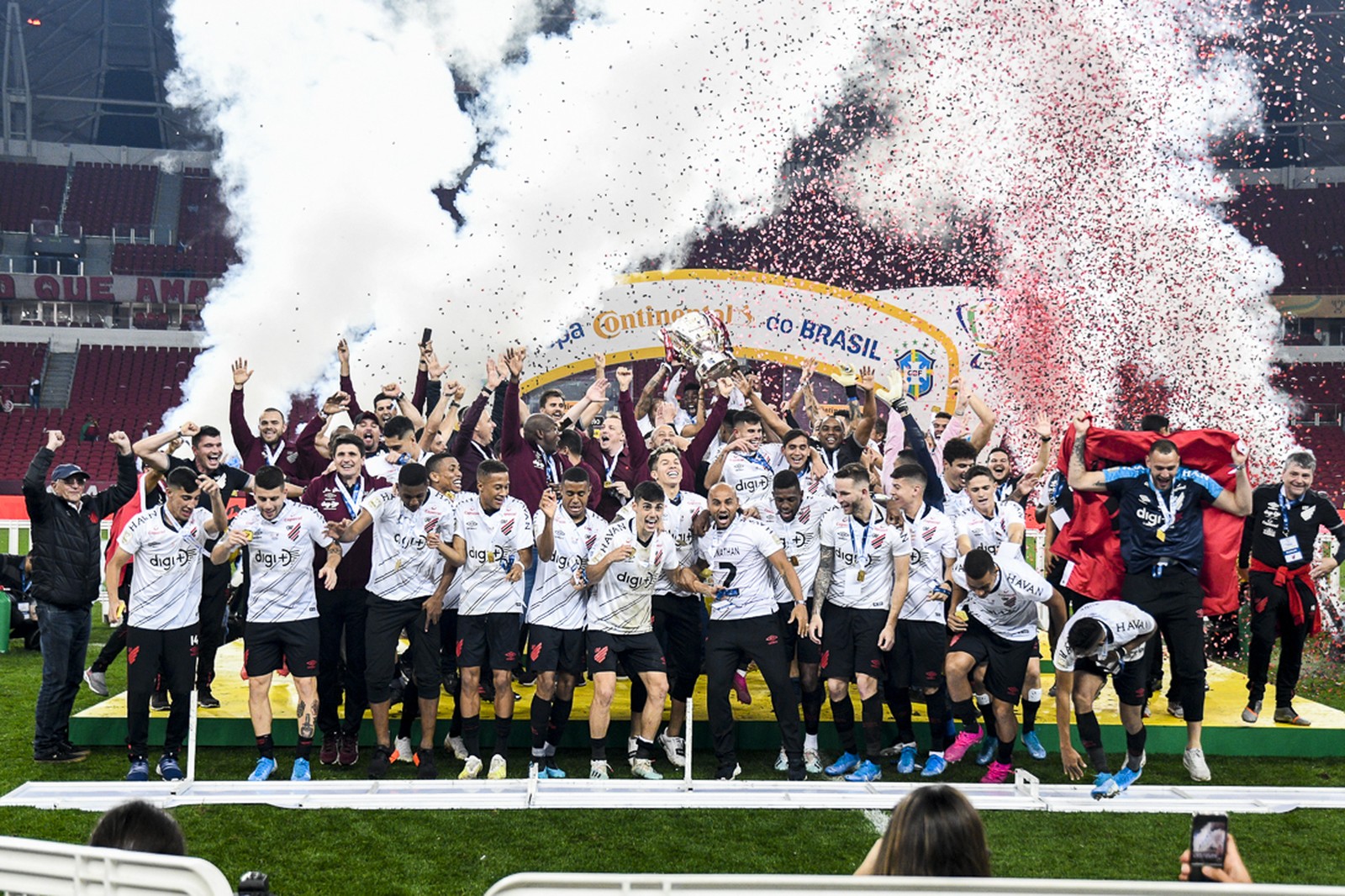 Athletico faz história no Beira-Rio e conquista a Copa do Brasil