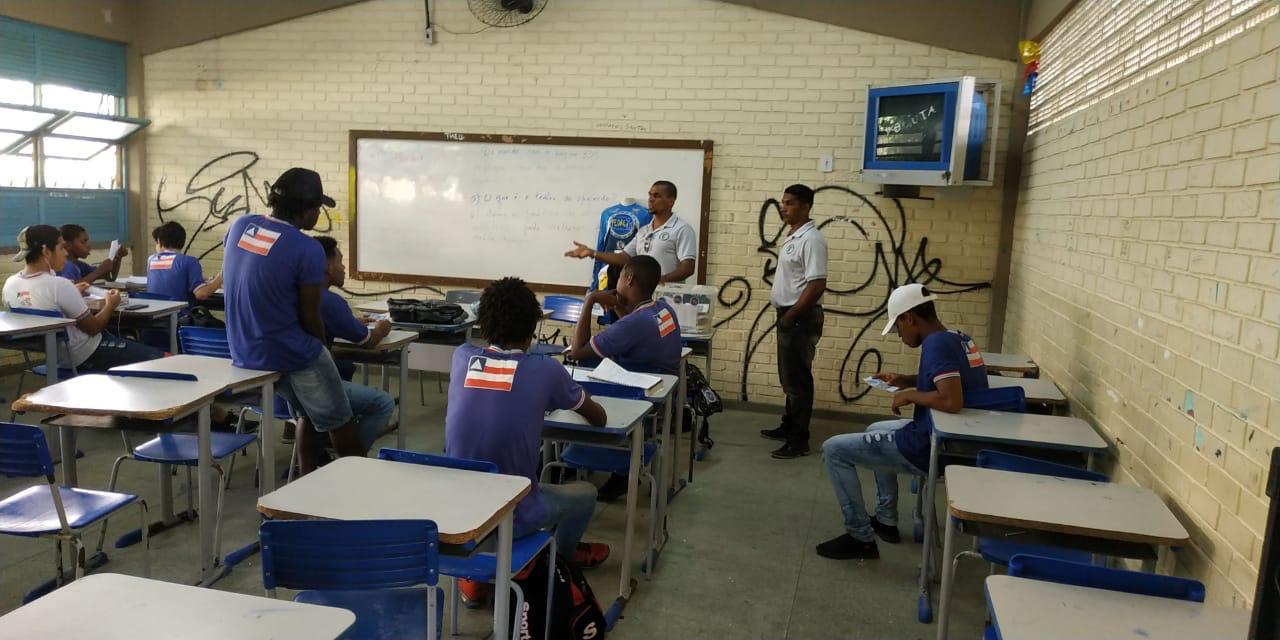Escola Municipal Julieta Calmon recebe a equipe de colaboradores do Projeto Pedal