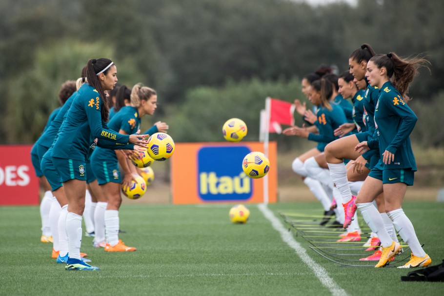 Seleção Feminina realiza primeiro treino em Orlando