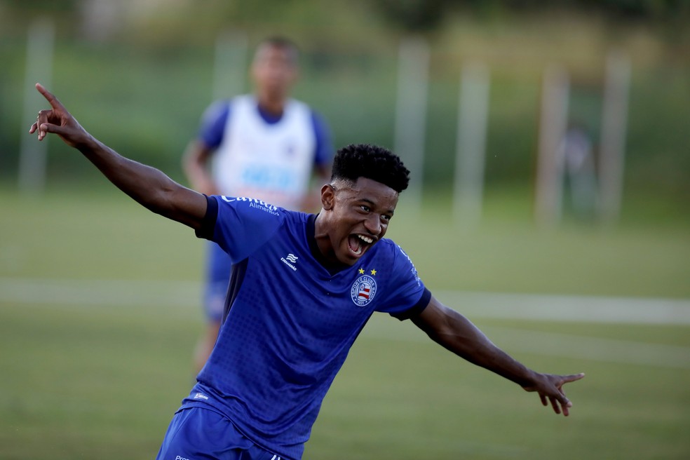 Red Bull Bragantino acerta contratação em definitivo de volante Ramires