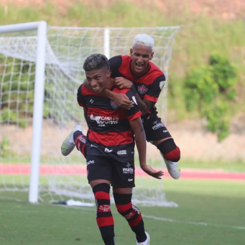 Imagem do post Vitória atropela CRB e garante vaga na final da Copa do Nordeste Sub-20