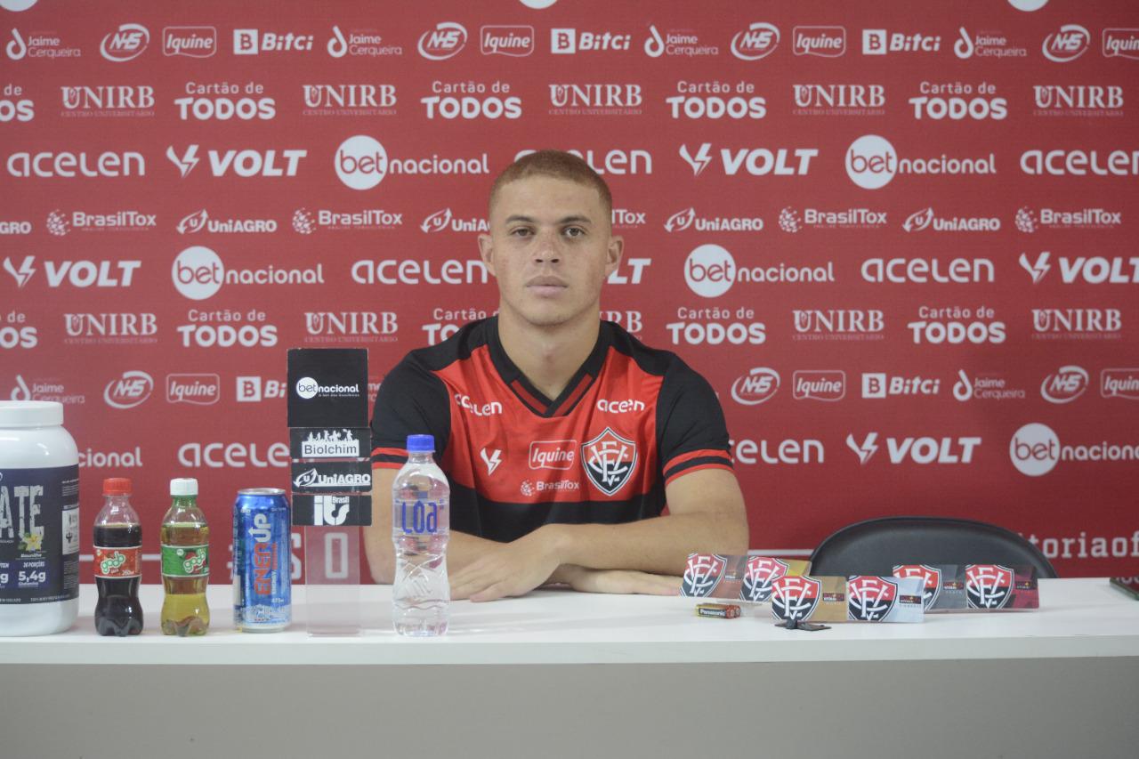 “Subir o Vitória seria um grande feito na minha carreira”, diz Foguinho