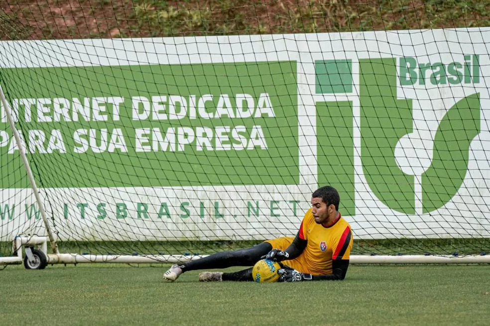 Lucas Arcanjo vai passar por cirurgia e não joga mais esse ano