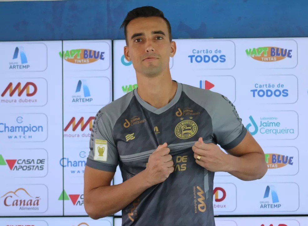 Sem estrear, César se despede do Bahia para jogar no Boa Vista de Portugal