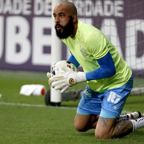 Imagem do post Danilo Fernandes vira dúvida para sábado após exame confirmar estiramento muscular