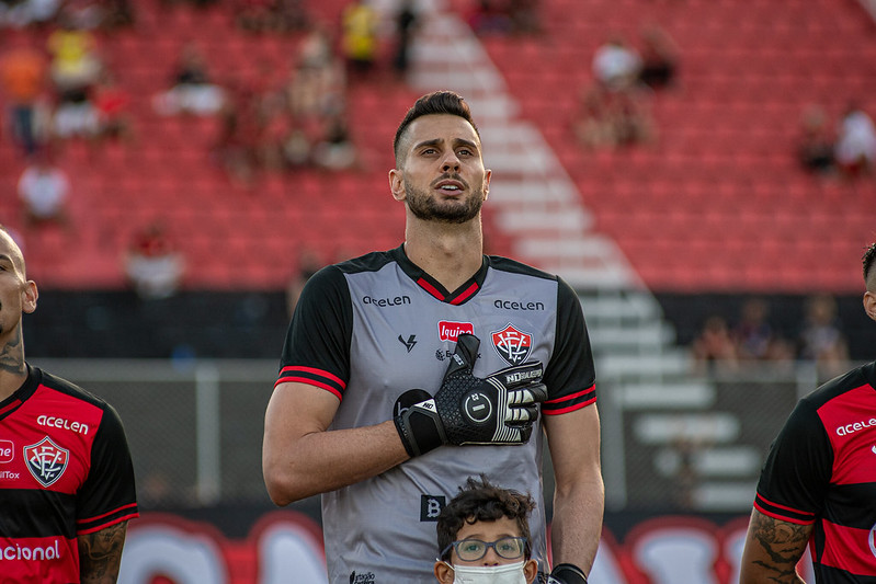 Dalton salva e Vitória fica no empate com o ABC