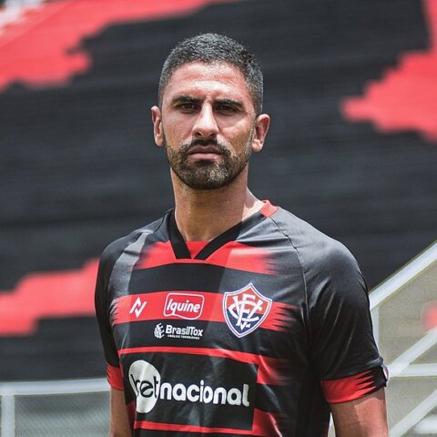 “Estou muito feliz”, diz Trelléz sobre momento no Vitória