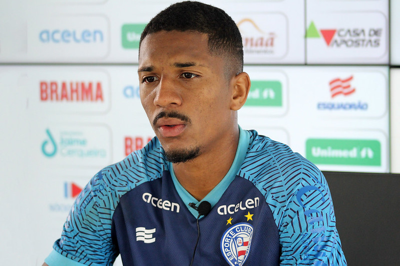 Matheus Davó treina e deve retornar contra o Brusque