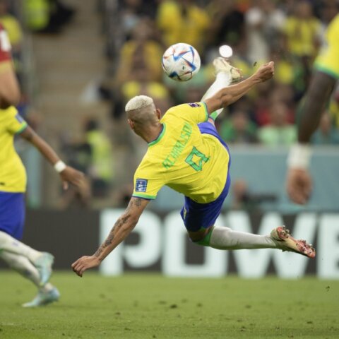 Imagem do post Richarlison decide e Brasil inicia Copa com vitória sobre a Sérvia