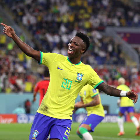Imagem do post Vini Jr. é cortado da seleção por lesão; Dorival chama Andreas Pereira