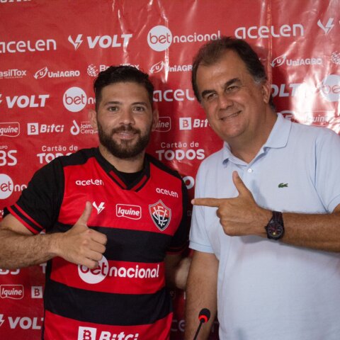 Imagem do post Diego Torres é oficialmente apresentado pelo presidente Fábio Mota