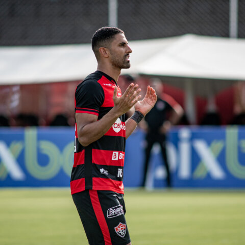 Imagem do post Com briga pela titularidade no ataque, Tréllez comemora gol da classificação