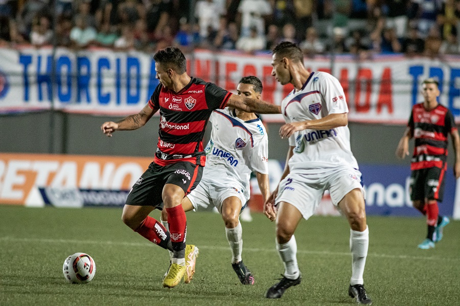 Vitória fica no empate com o Bahia de Feira no Baianão