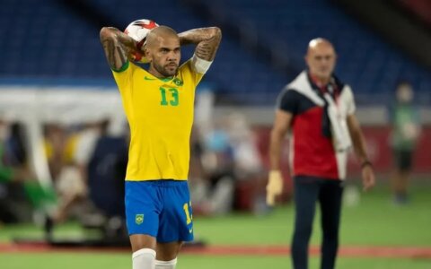 Imagem do post Daniel Alves é detido na Espanha após denúncia de assédio sexual