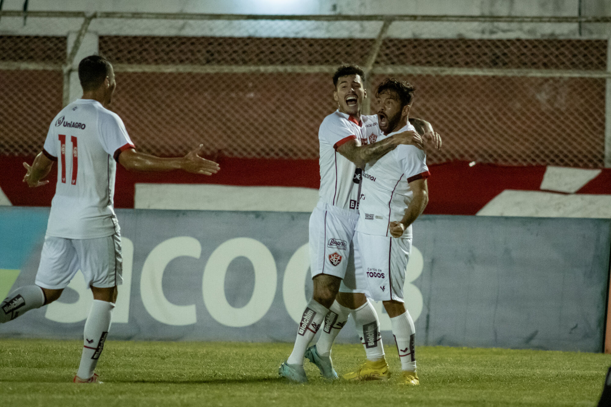 Vitória vence o Atlético de Alagoinhas e cola no G-4 do Baianão