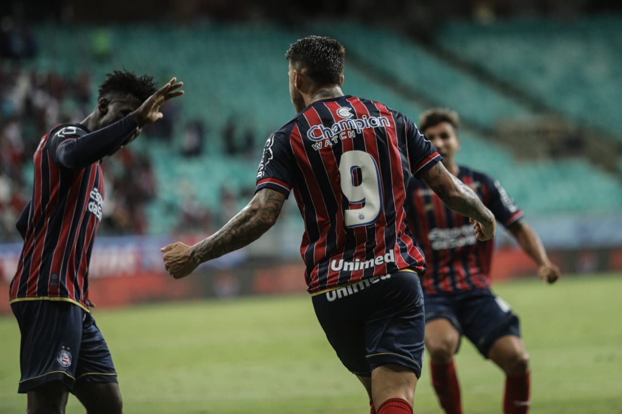 De virada, Bahia vence o Bahia de Feira e avança para a semifinal