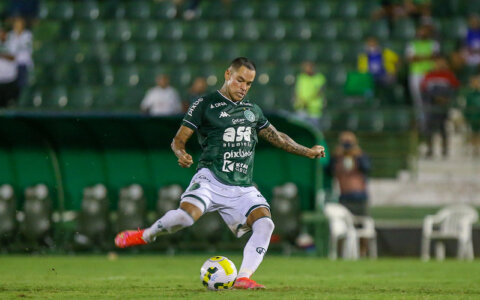 Imagem do post Vitória ainda aguarda Giovanni Augusto; meia assinou pré-contrato