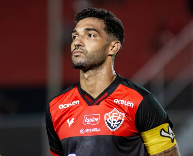 Deus Me Livre Não Ser Vitória: ex-jogador registra frase da torcida
