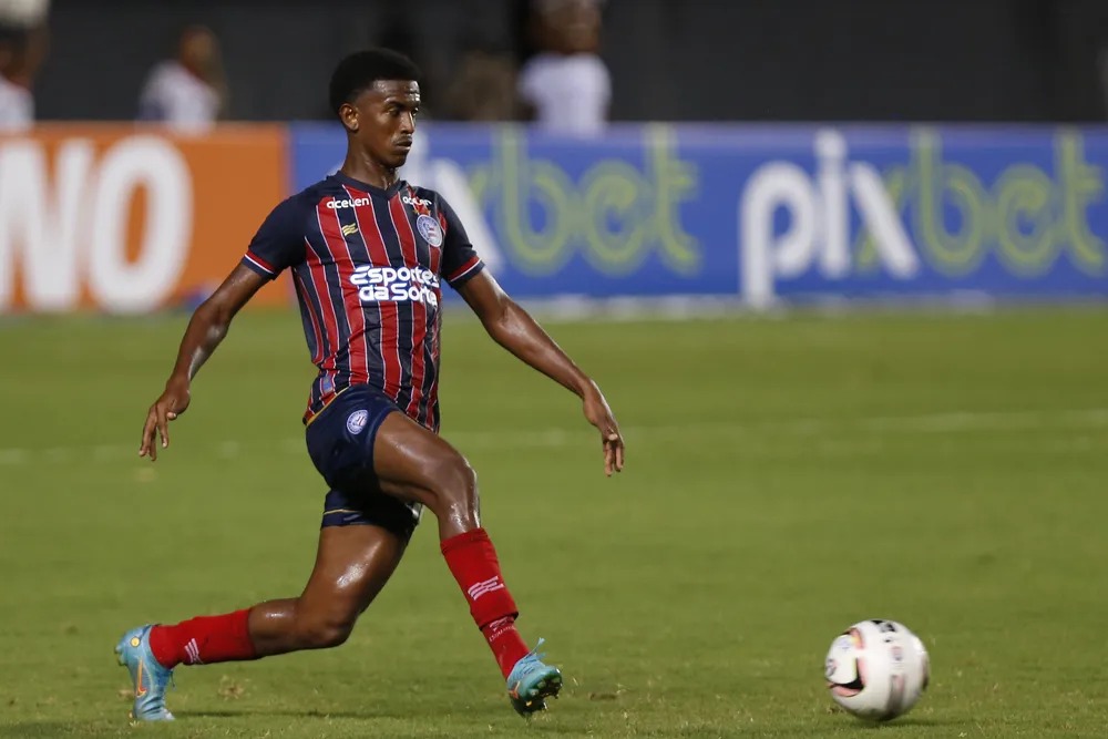 Bahia confirma empréstimo de Douglas Borel e Miquéias