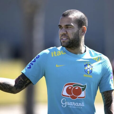 Imagem do post Em novo depoimento, Daniel Alves diz que mentiu em juízo para ocultar infidelidade