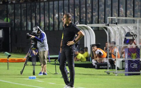 Imagem do post “Fomos muito competentes com e sem bola”, diz Paiva após Bahia vencer o Vasco
