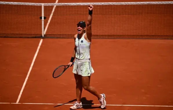 Bia Haddad vai às quartas em Roland Garros e obtém feito inédito desde Guga