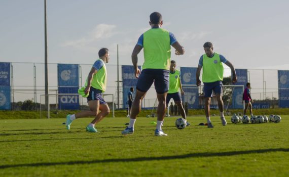 Elenco inicia preparação de olho no Goiás