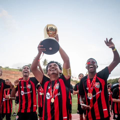 Imagem do post VITÓRIA CONQUISTA BICAMPEONATO SUB-17 AO VENCER O BA-VI COM GOL DE RYAN