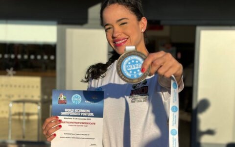 Imagem do post Atleta beneficiada com iniciativa da Prefeitura conquista bronze na maior competição de Kickboxing do mundo
