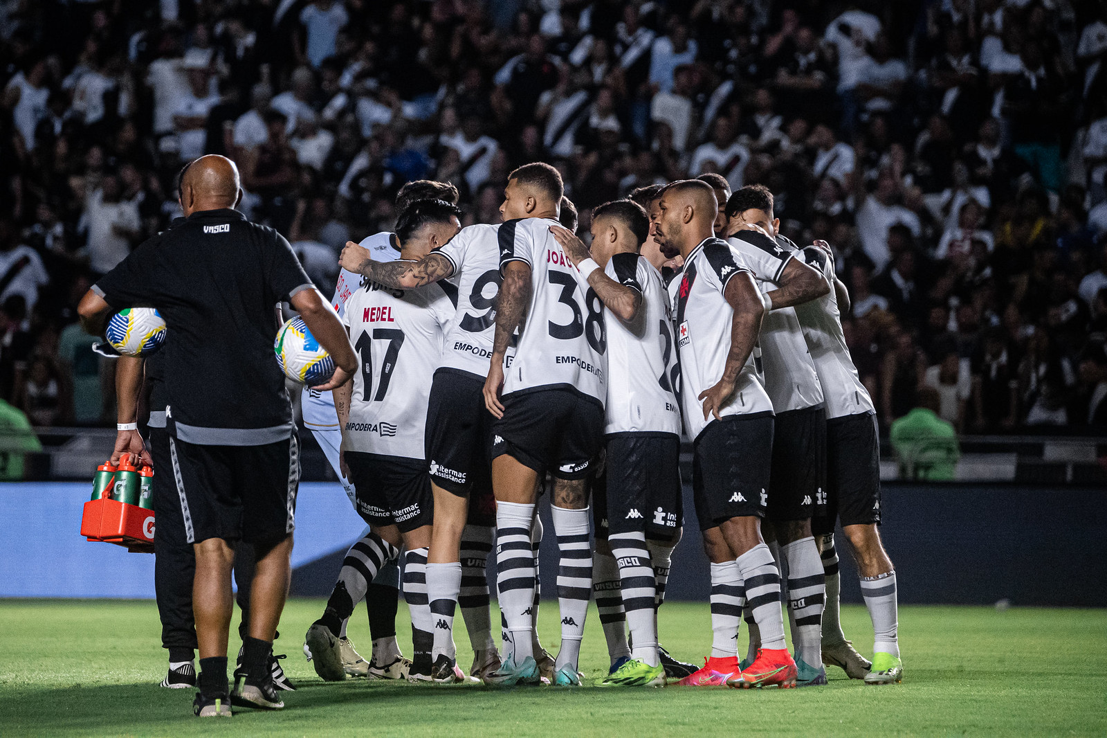 Vasco vence Água Santa nos pênaltis e se classifica na Copa do Brasil