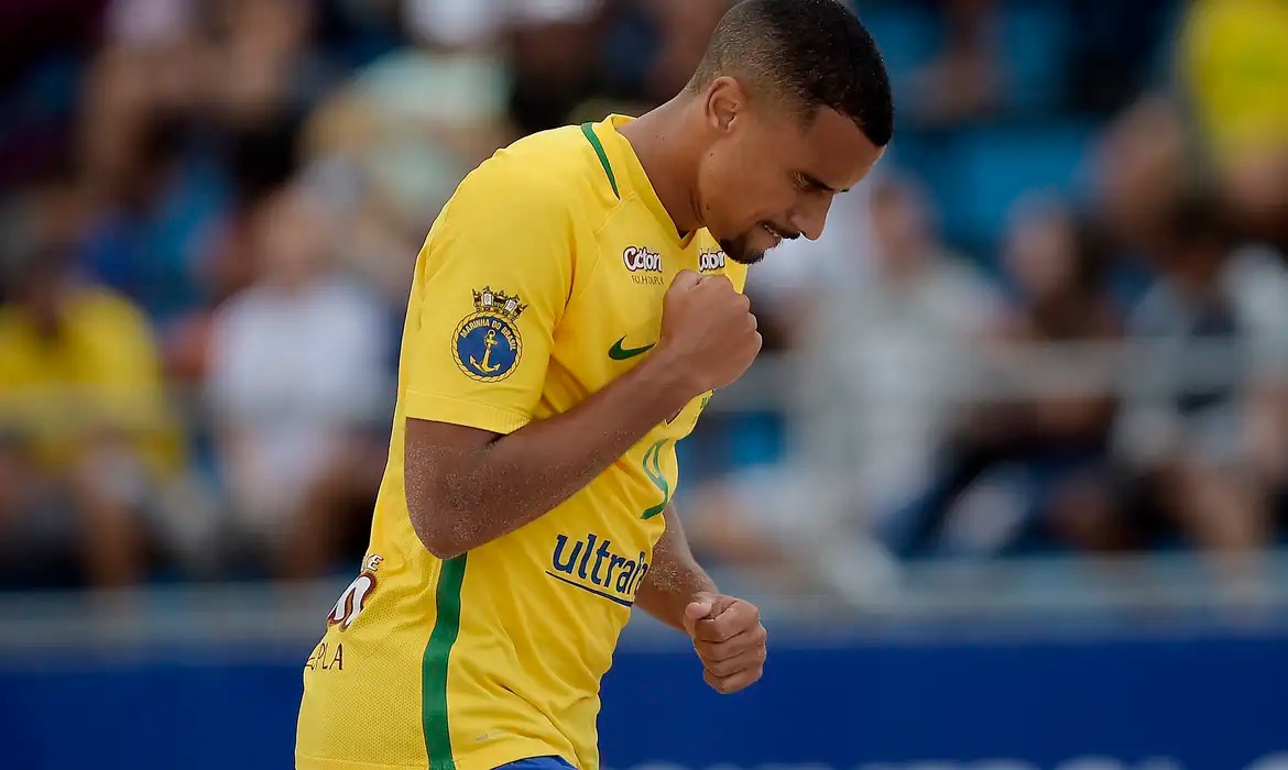 Rodrigo e Adriele são escolhidos melhores do mundo no Beach Soccer
