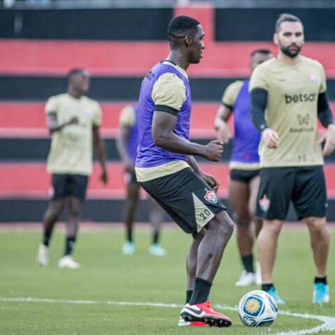Imagem do post Precisando vencer e secar adversários, Vitória encara o Treze-PB mirando classificação