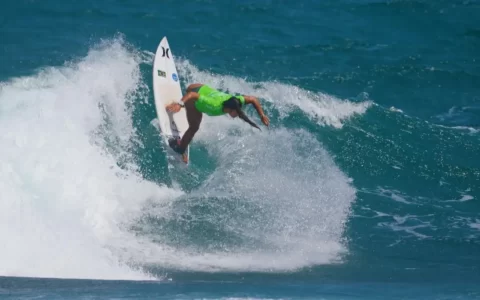 Imagem do post Paris 2024: Tainá Henckel carimba 2ª vaga feminina do Brasil no surfe