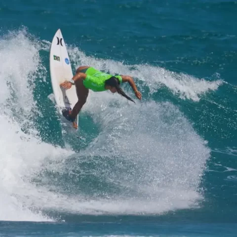 Imagem do post Paris 2024: Tainá Henckel carimba 2ª vaga feminina do Brasil no surfe