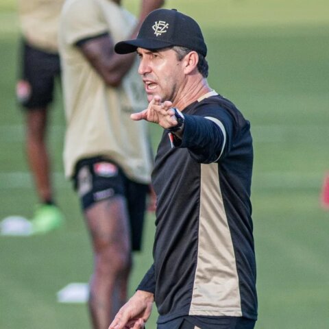 Imagem do post Condé comemora semana livre para ajustar Vitória em clássico contra o Bahia