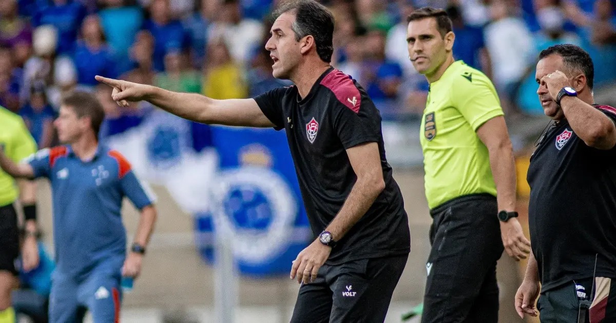 Léo Condé reconhece jogo após derrota para o Cruzeiro