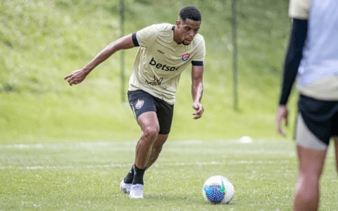 Imagem do post Iury Castilho deve desfalcar o Vitória diante do Cruzeiro