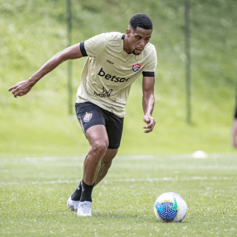 Imagem do post Iury Castilho deve desfalcar o Vitória diante do Cruzeiro