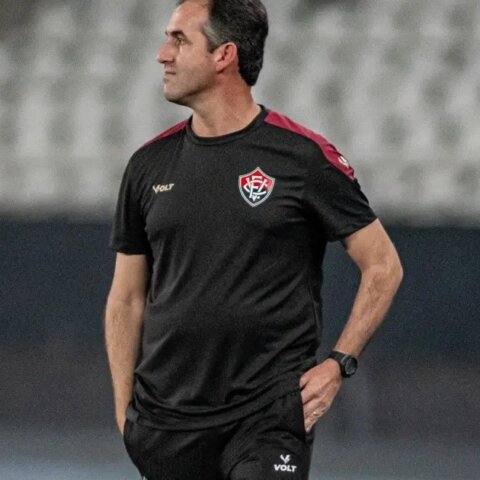 Imagem do post Léo Condé fala sobre derrota e mudanças no time