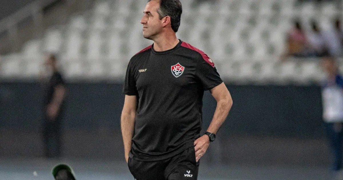 Léo Condé fala sobre derrota e mudanças no time