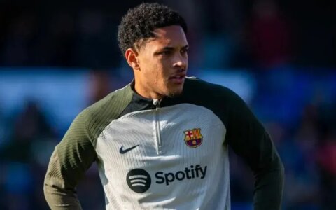 Imagem do post Empresário de Vitor Roque faz críticas ao técnico Xavi no Barcelona